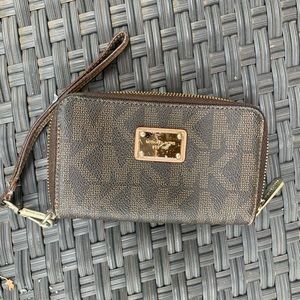 Michael Kors Wristlet